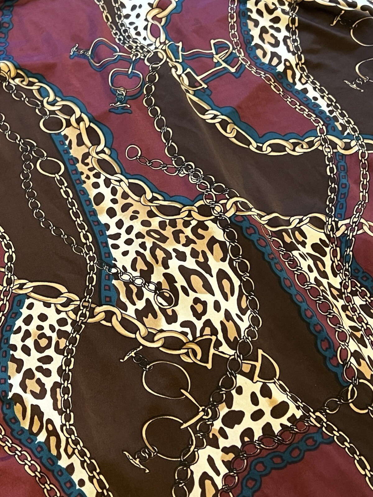 Dressbarn Multicolor Print Stretchy Dress Chain Design Size Small Classic City