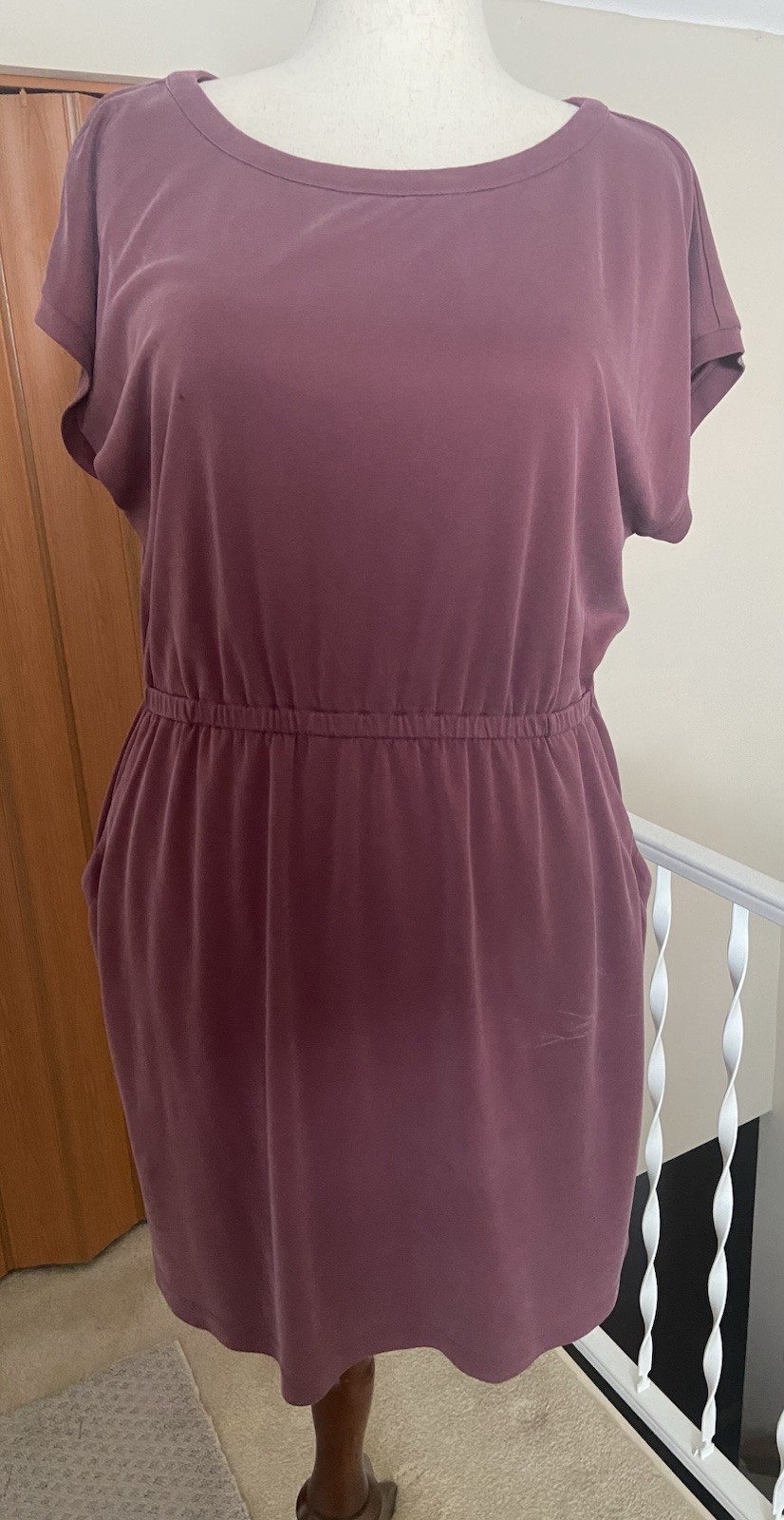 Cynthia Rowley Women’s Mauve Dress Size XL Crewneck Short sleeve Ruched Waist