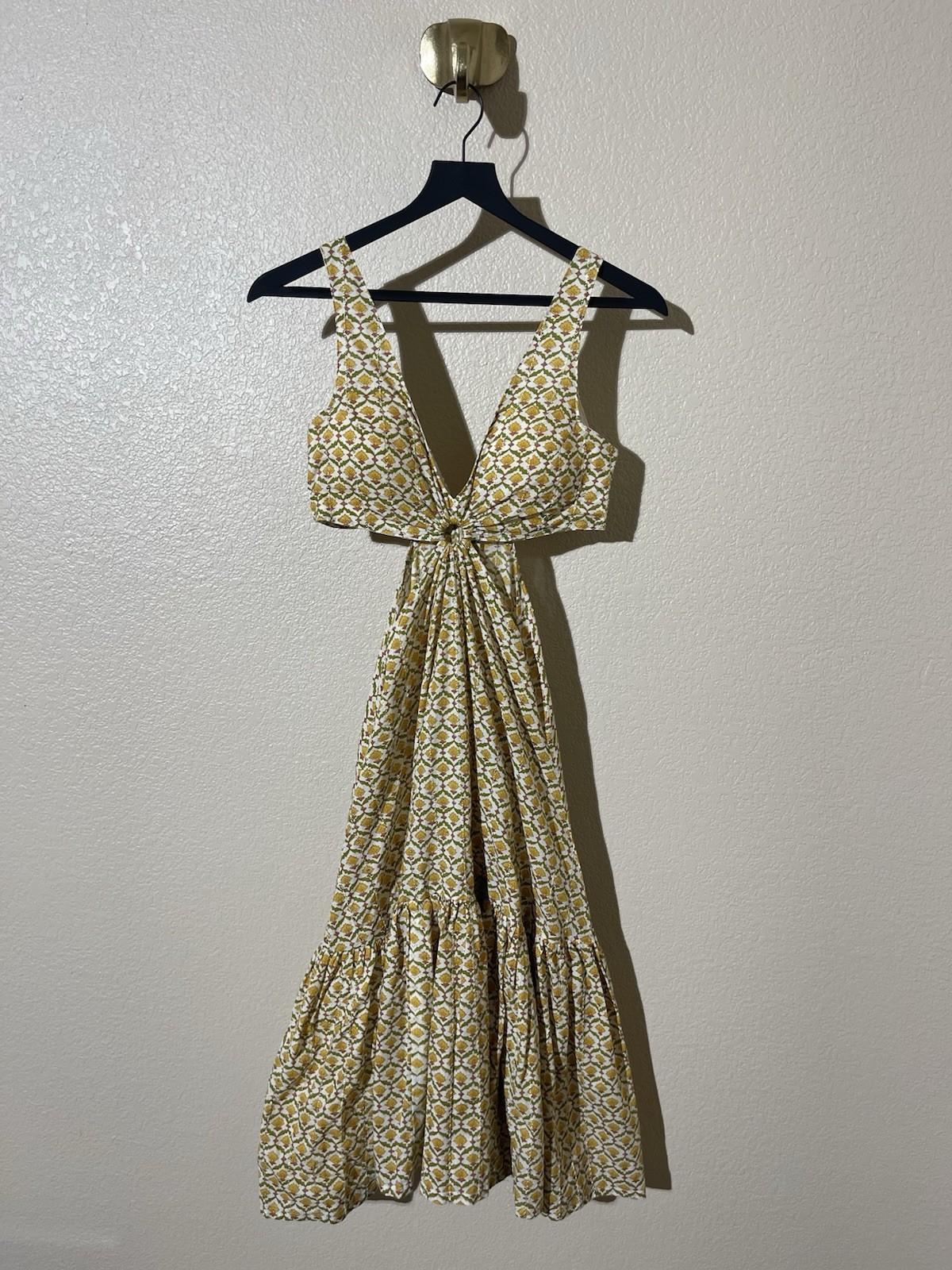 HoliChic Elegant Yellow Patterned Dress No size tag or material composition