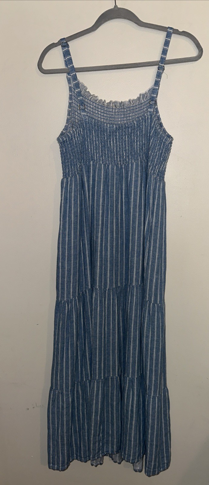Isabel Maternity By Ingrid & Isabel Maxi Dress Womens M Blue Chambray Smocked