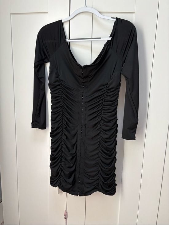 NWT WHITE FOX Black Ruched Cold-Shoulder Bodycon Dress