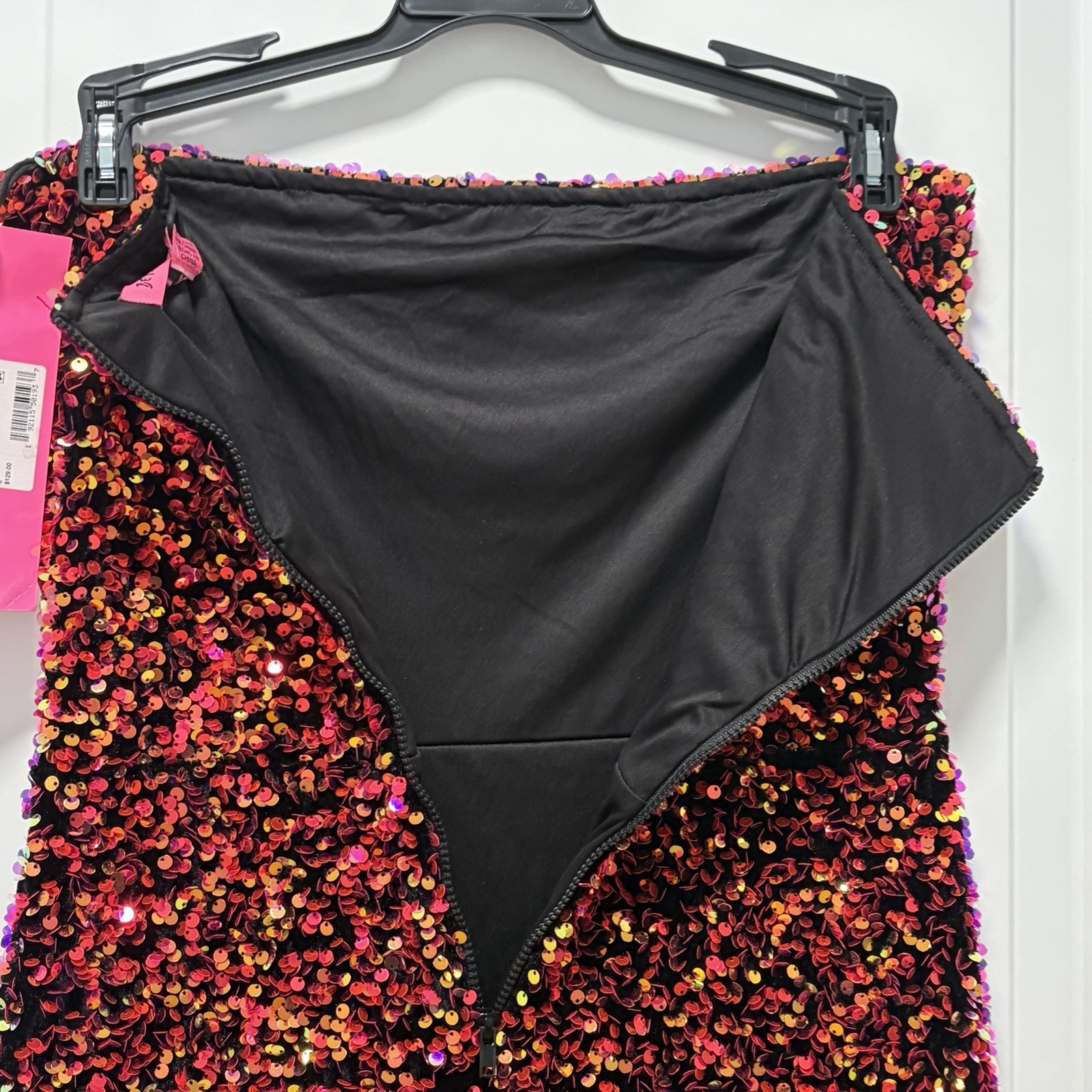 Betsey Johnson Sequined Velvet Strapless Mini Dress NWT size 6 Red Pink Black