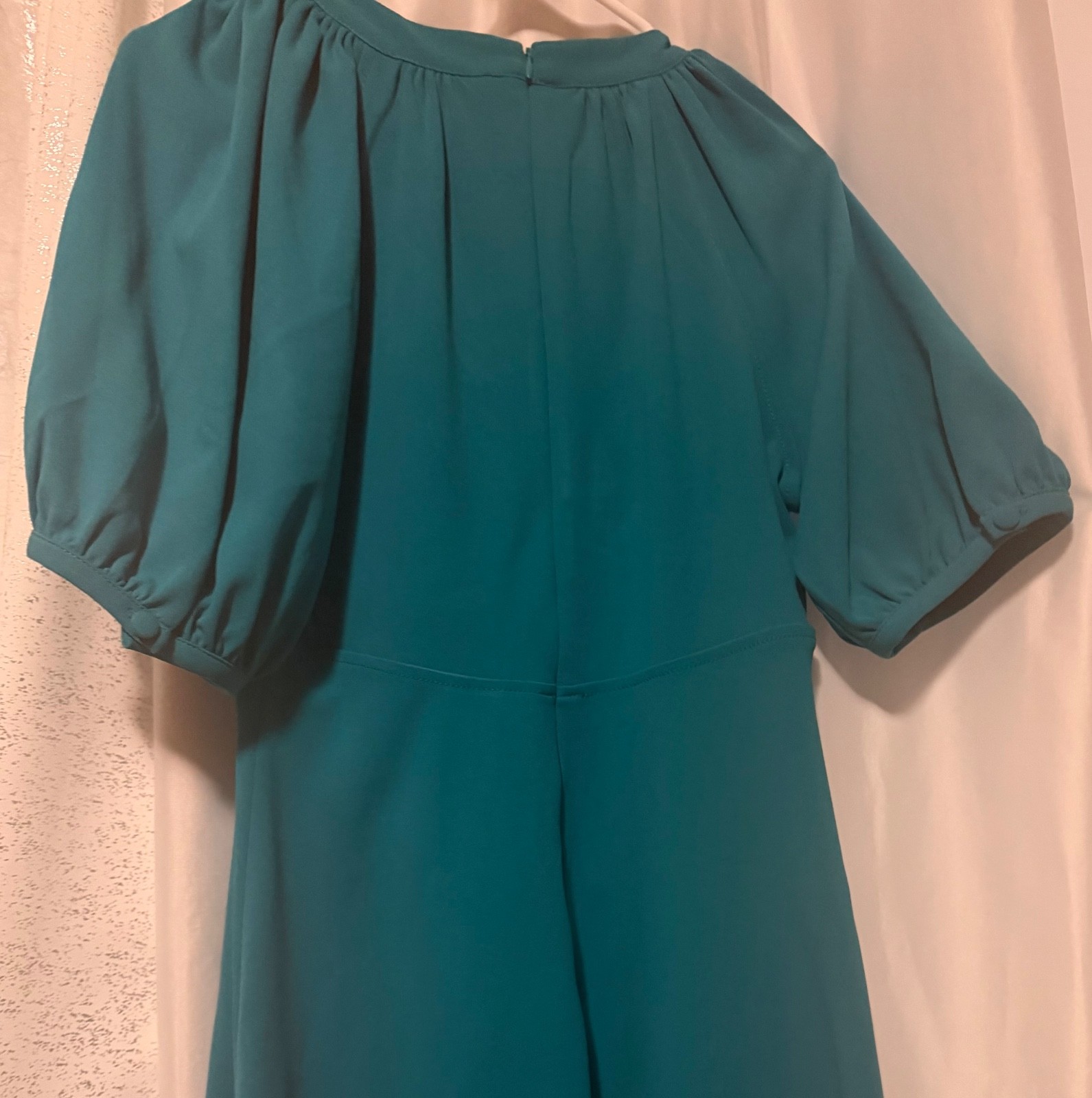 calvin klein dress 6, elegant, can be worn for any occasion. Beautiful color.