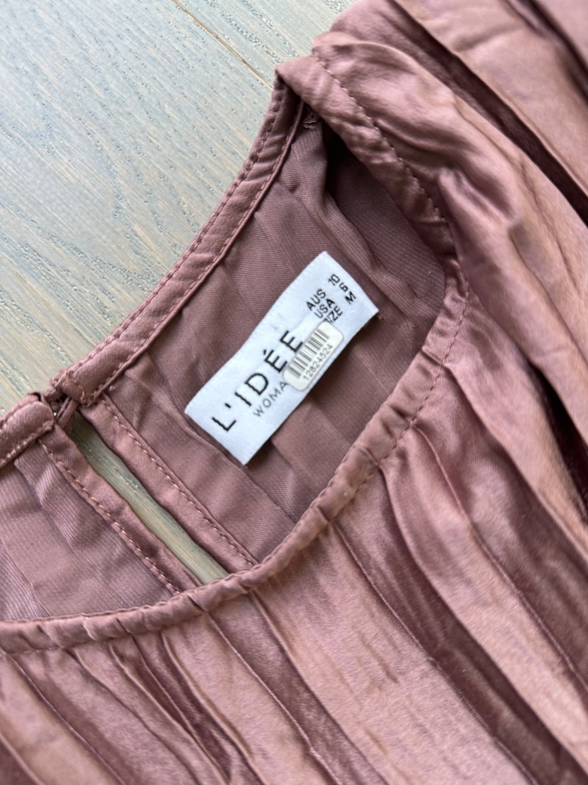 L’IDEE Royale Long Sleeve Pleated Maxi Dress Brown Satin – Size US 6