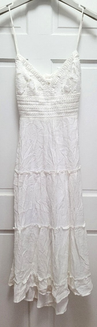 Love Tree Crinkle Rayon Blend Crochet Open Tie Back Tiered Midi Dress – M