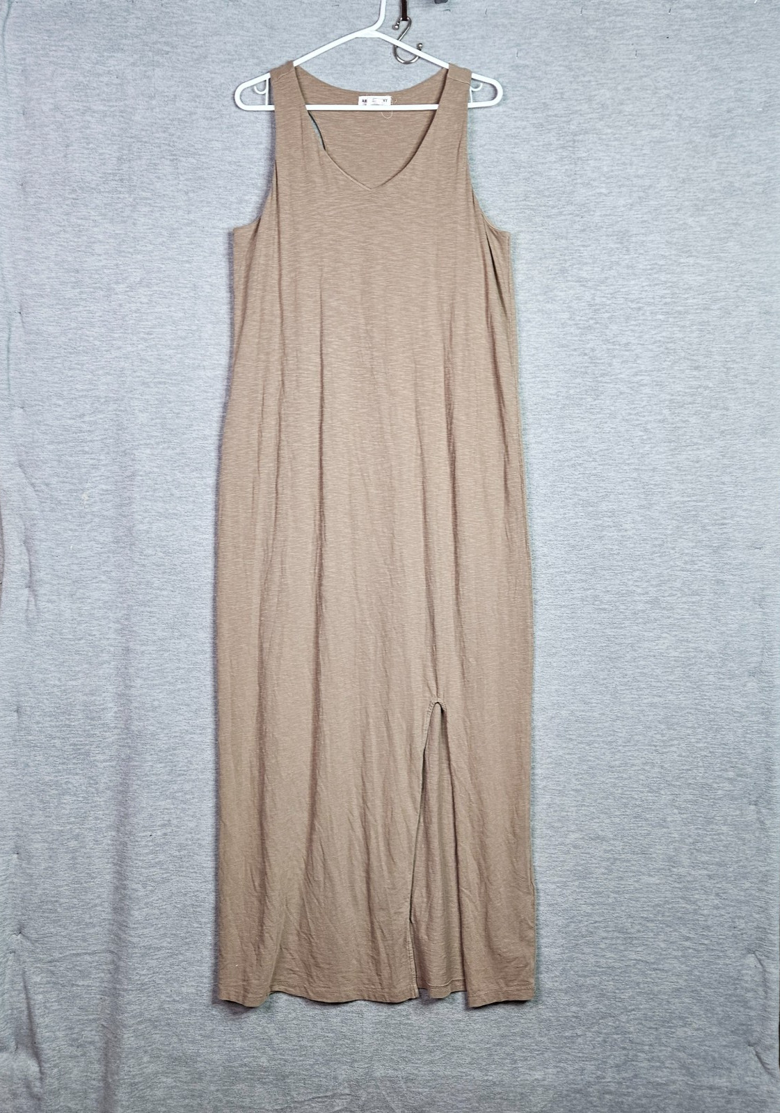 Artisan NY Women’s V-neck Jersey Knit Tan Sleeveless dress Size L