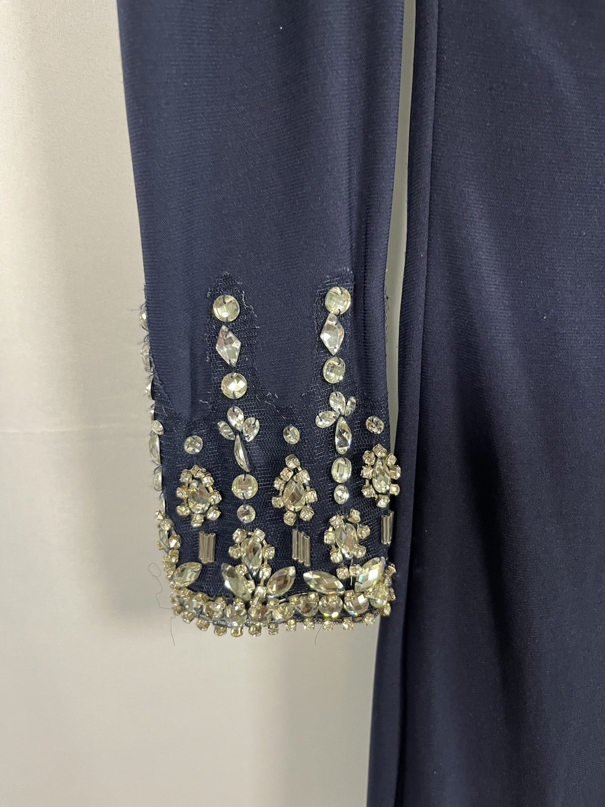 Mac Duggal Beaded Cuff Drop One Shoulder Jersey Ruched Side Slit Gown Sz 4