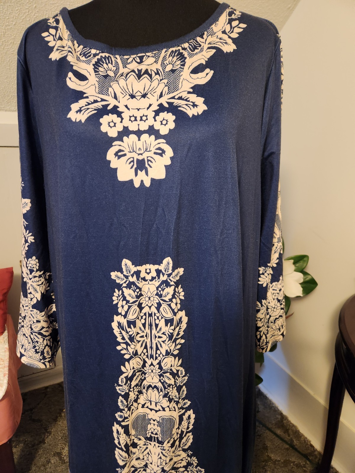 Women’s Elegant Navy and Cream,Printed Dress.Size xl New