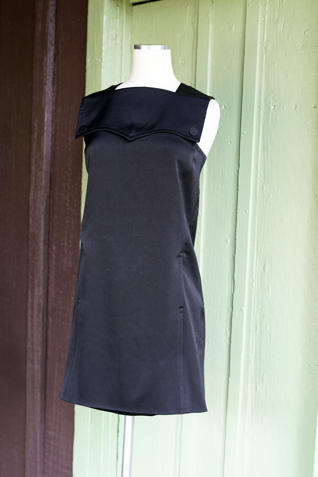 Givenchy Black Square Neck Collared Sleeveless Short Shift Dress Size 38