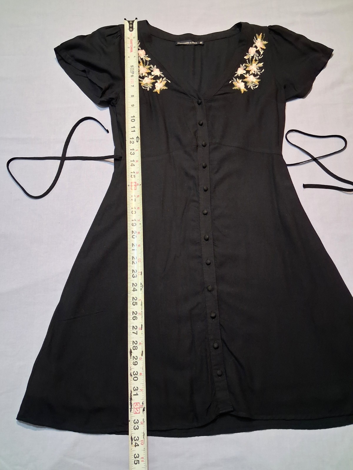 WOMENS ABERCEOMBIE AND FITCH BUTTON UP EMBROIDERED FLOWER 100% VISCOSE XS SMALL