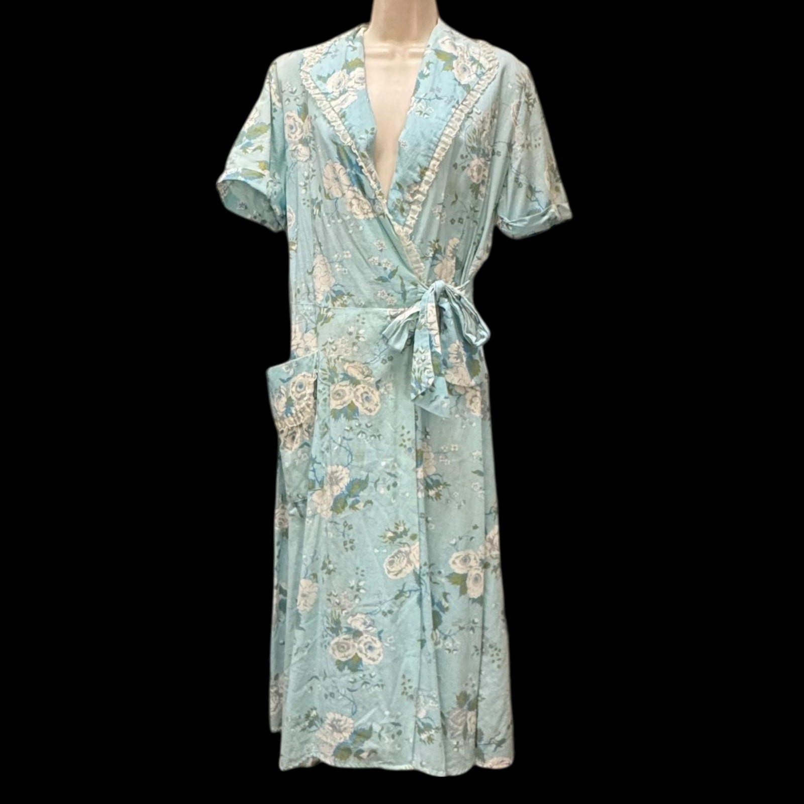 Vintage 1940s Blue Floral Seersucker Cotton House Dress Tie Waist Pockets Lace