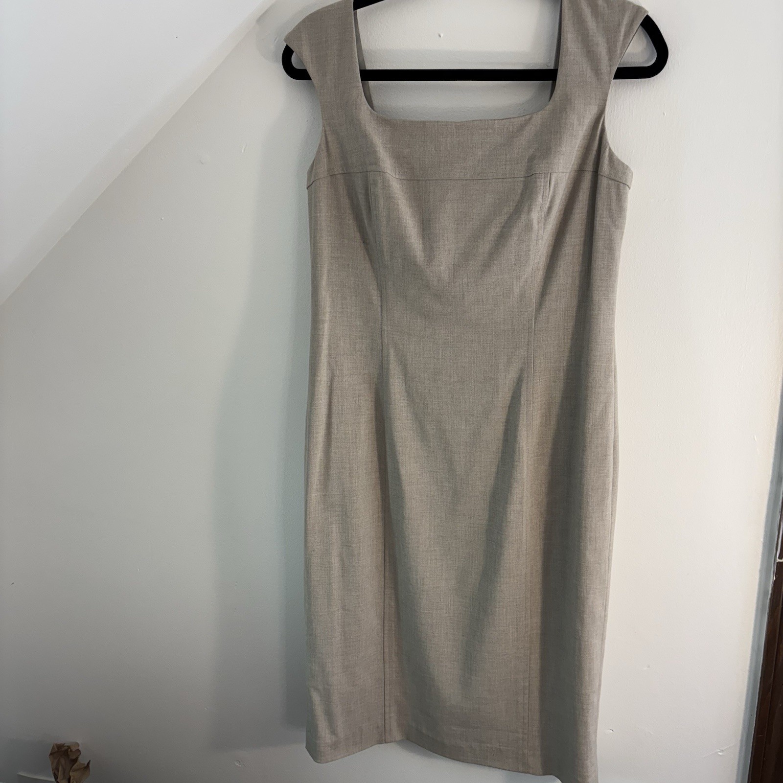 Finity Studio Women’s Beige Sleeveless Lined Dress – Size 8 petite. FLAW Read.