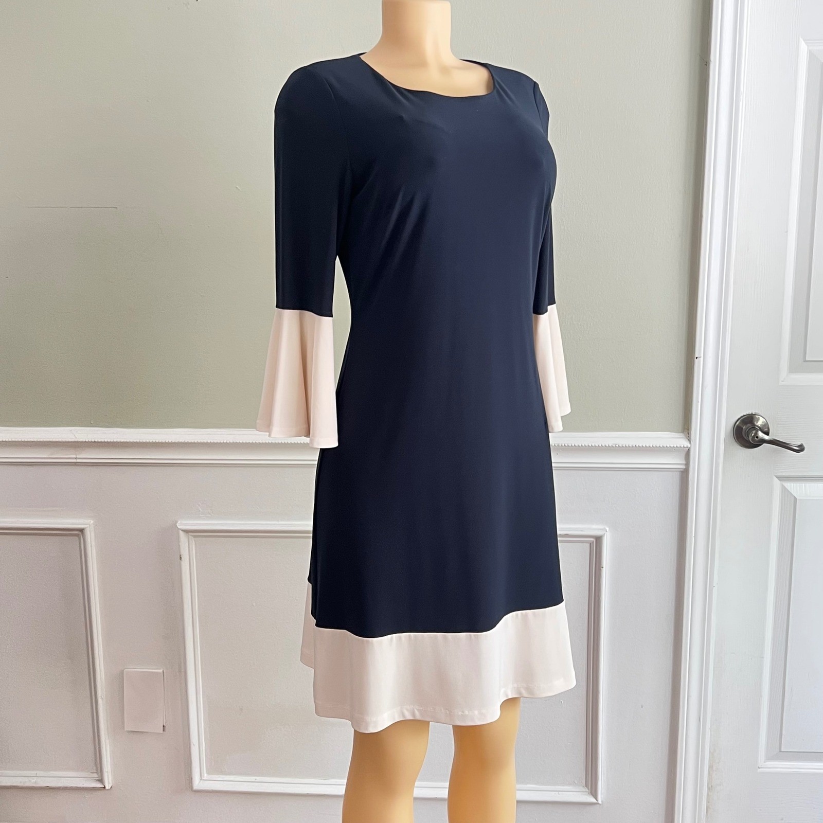 Tommy Hilfiger Sheath Dress Womens Sz 8 Colorblock Bell Sleeve Navy Cream Career