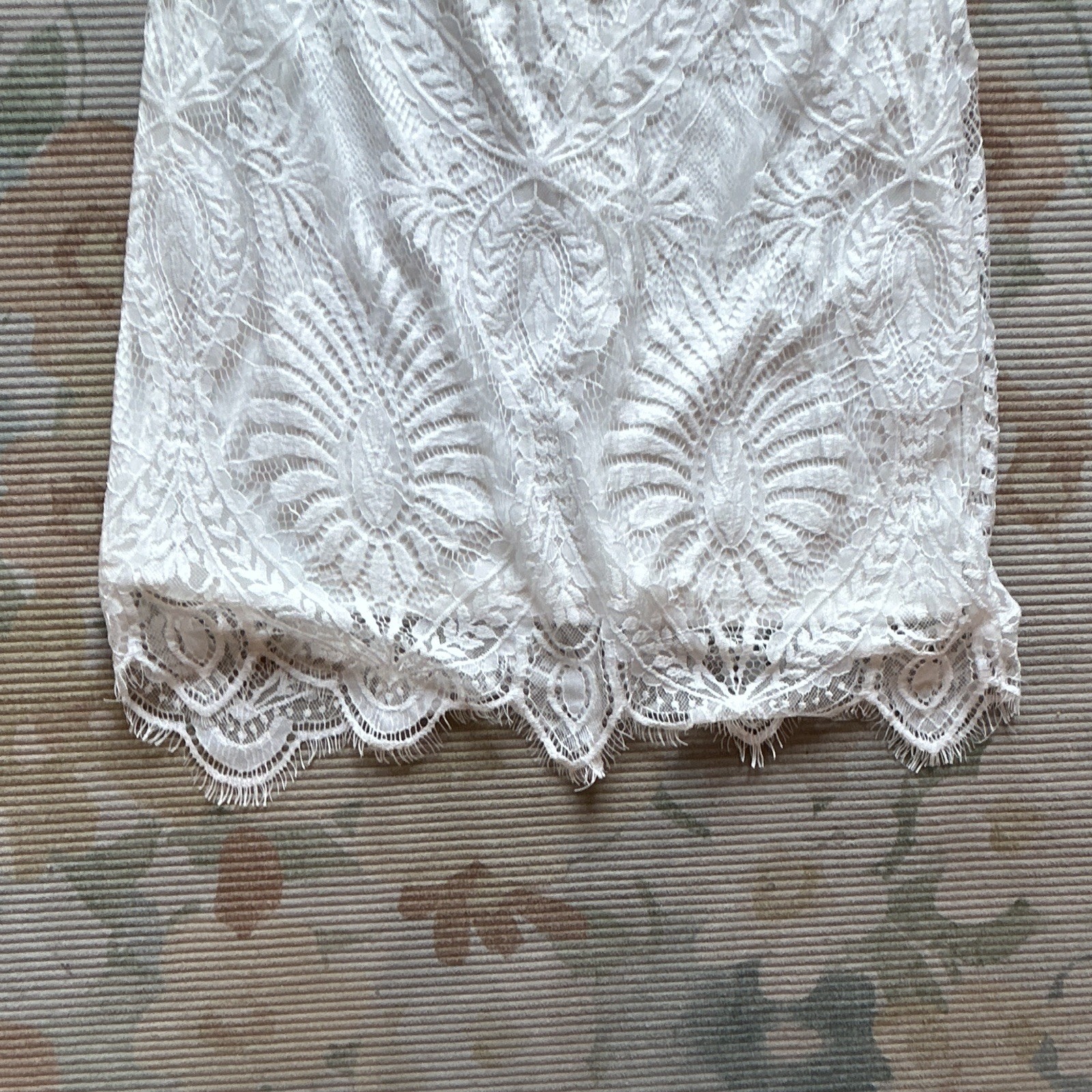EillyBazar White Floral Lace Shift Dress Bell Long Sleeve Round Neck Short L