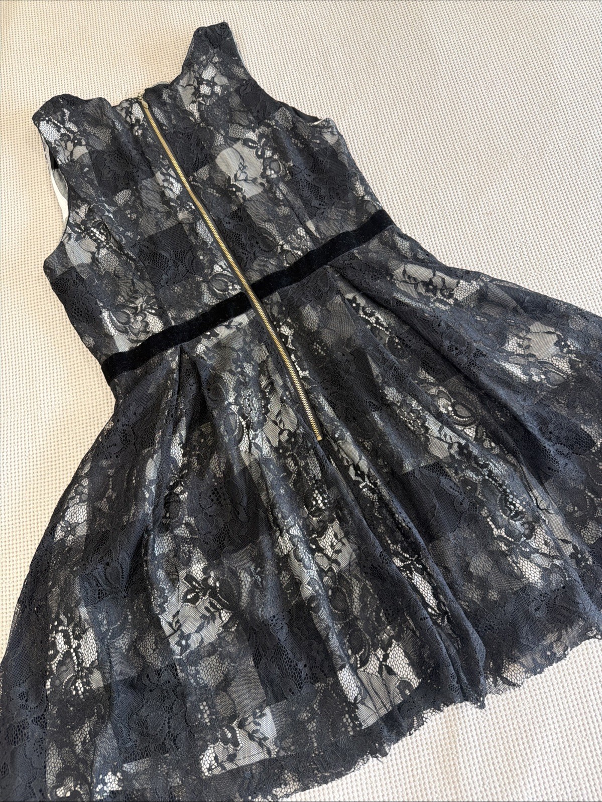 Black, And White Checkerboard Lining A Lace Overlay Velvet Belt Women’s Dress ￼