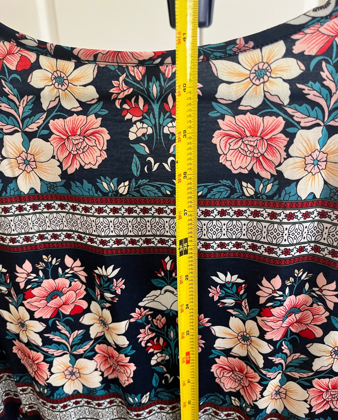 FLOWER PRINT DRESS XXL POLYESTER/WEAR CUT HEM OR HEM TO DESIDRED LENGHT