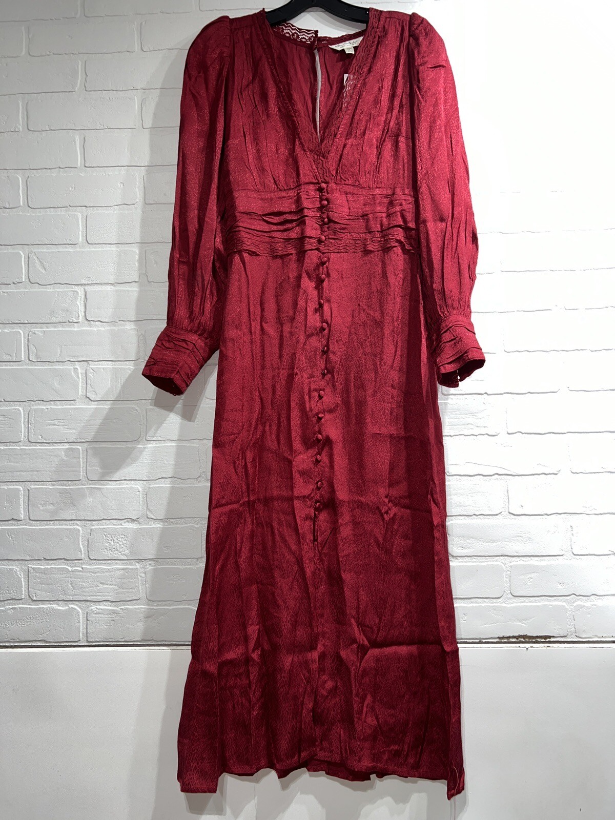 NWT! – Beautiful Miss Selfridge Satin Jacquard Button Through Berry Red 6 $110