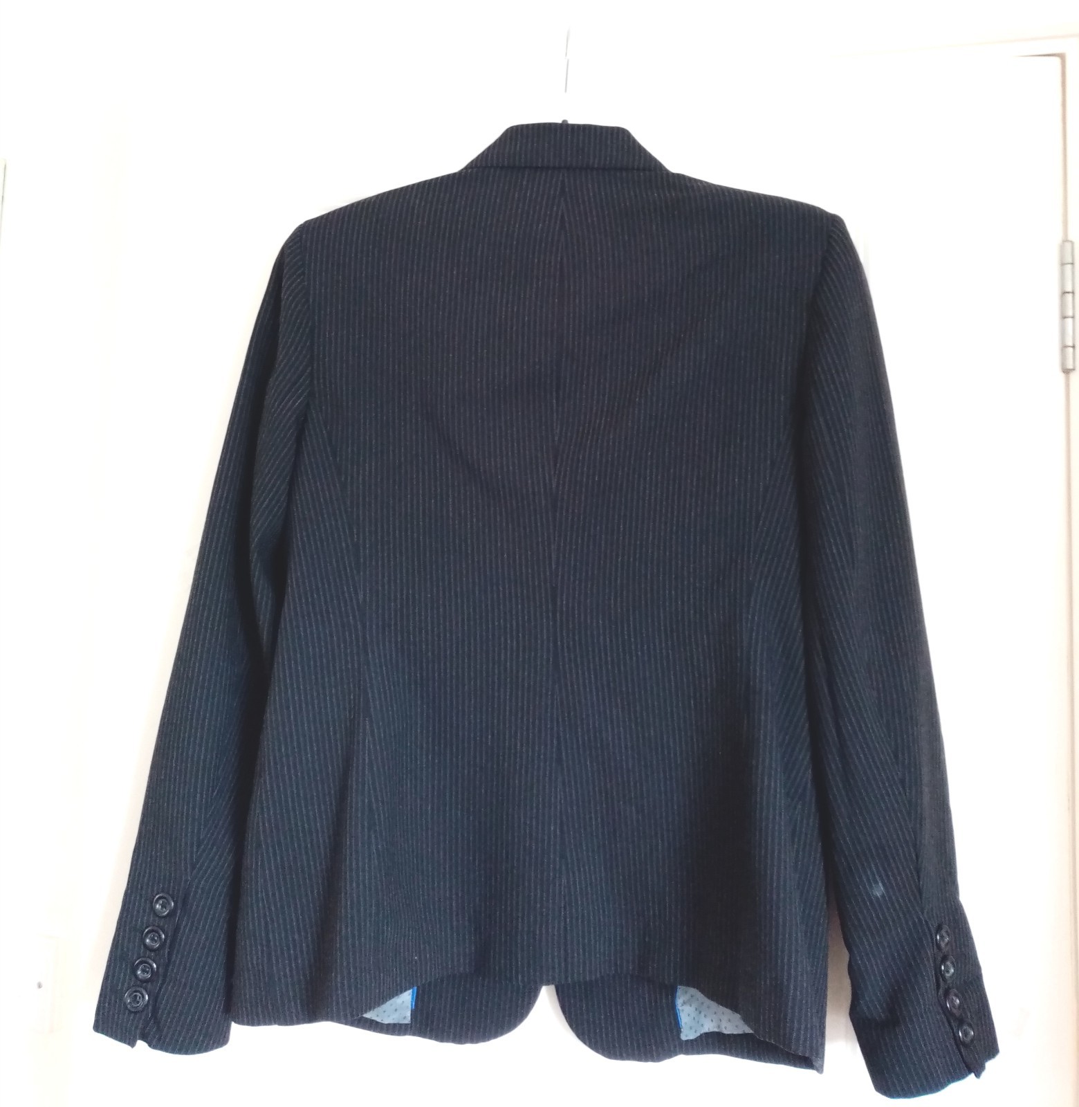 WOMEN BLACK STRIPPED 2 PIECE OFFICE TROUSERS SUIT JACKET. SIZE 14