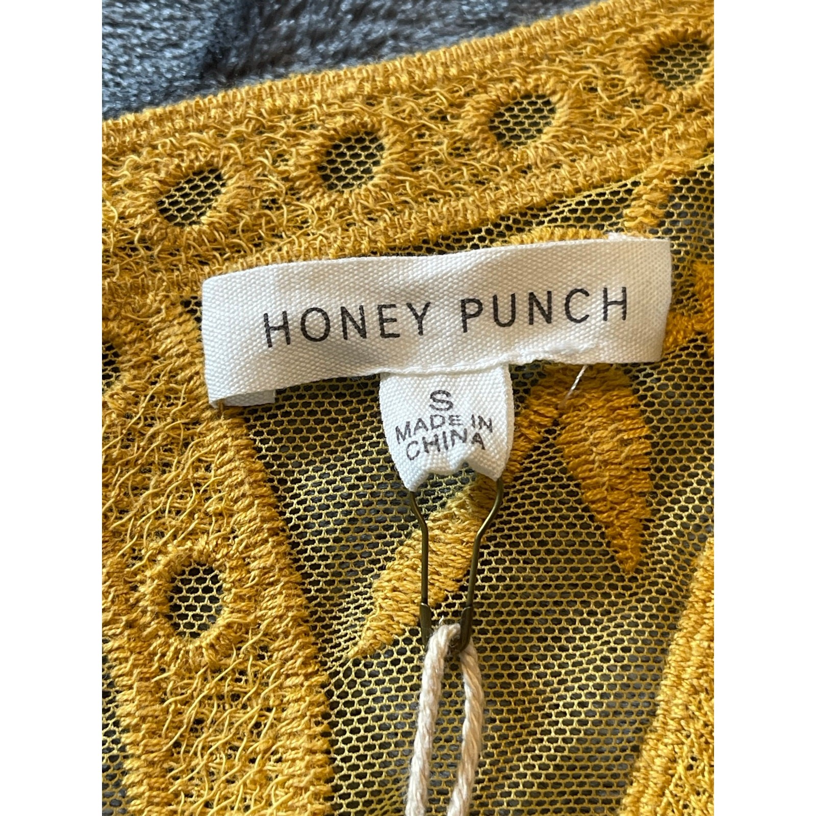 Honey Punch Chloe Lace Maxi – Mustard Yellow / Gold Boho Plunging V-Neck Small