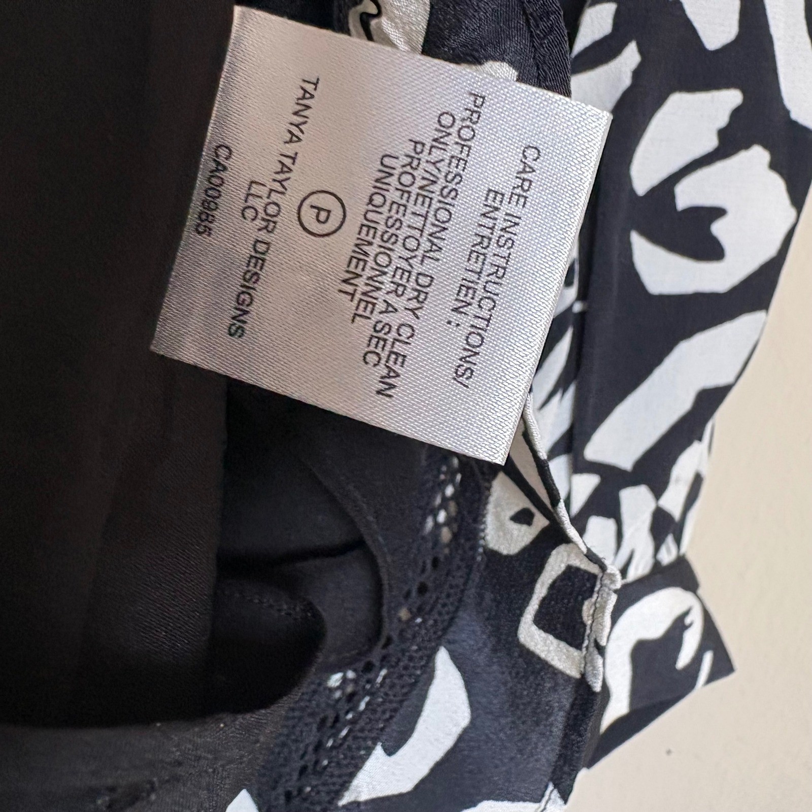 Tanya Taylor Black and White Silk Abstract Print V-Neck Mini Dress Size 10