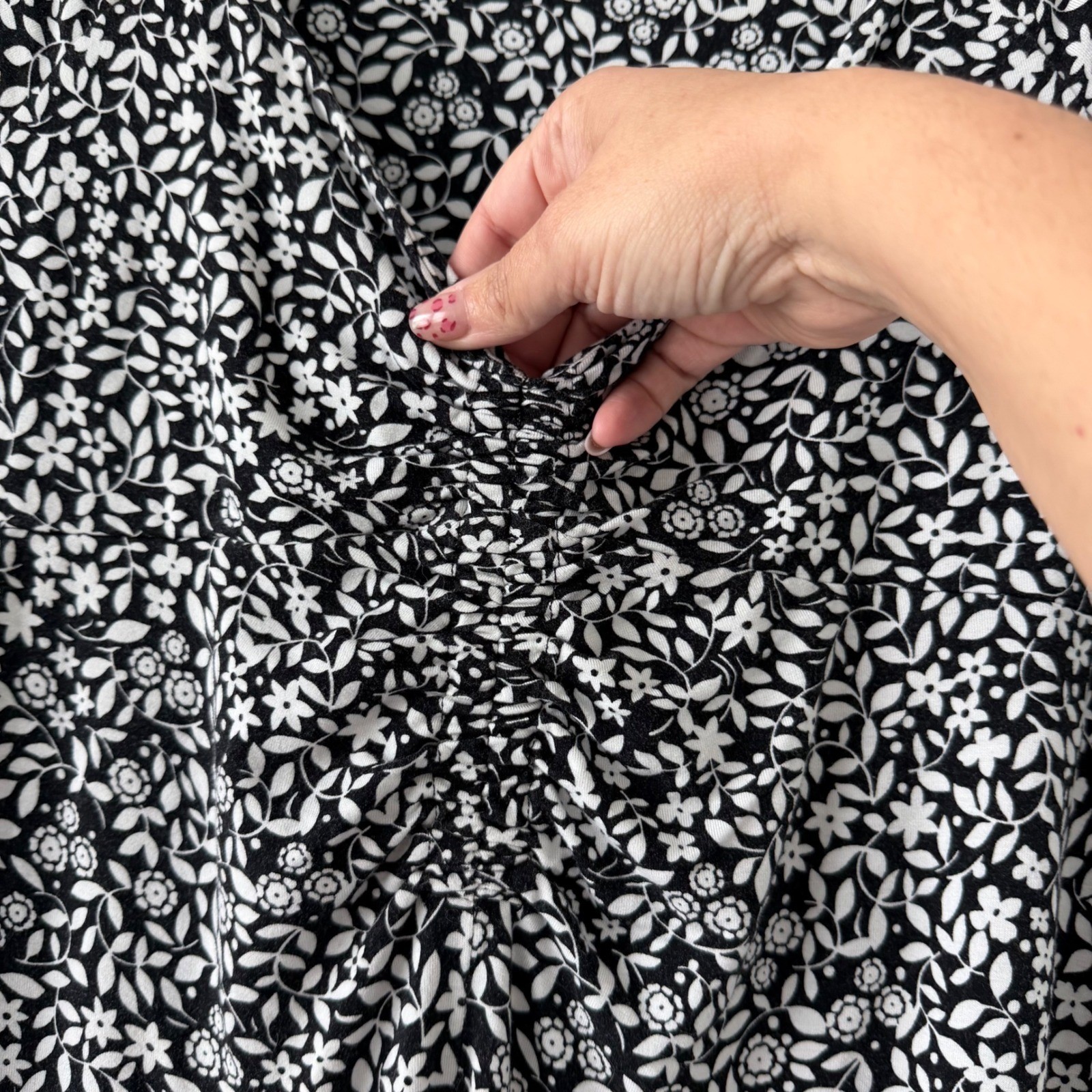 Boden Black White Floral Ruched V-Neck Midi Dress Womens US 16/18R Short Sleeve