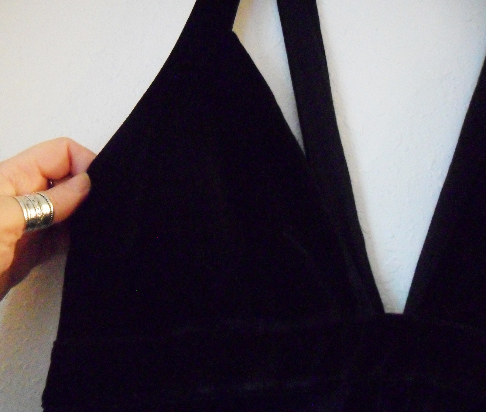 EXPRESS Black Velvet Plunging V-Neck Sheath DRESS sz 6, Slit at the Back Bottom