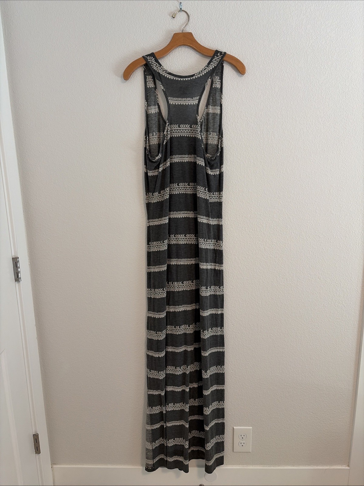 Mossimo Women’s Sleeveless Boho Maxi Dress Gray White Navajo Size Large