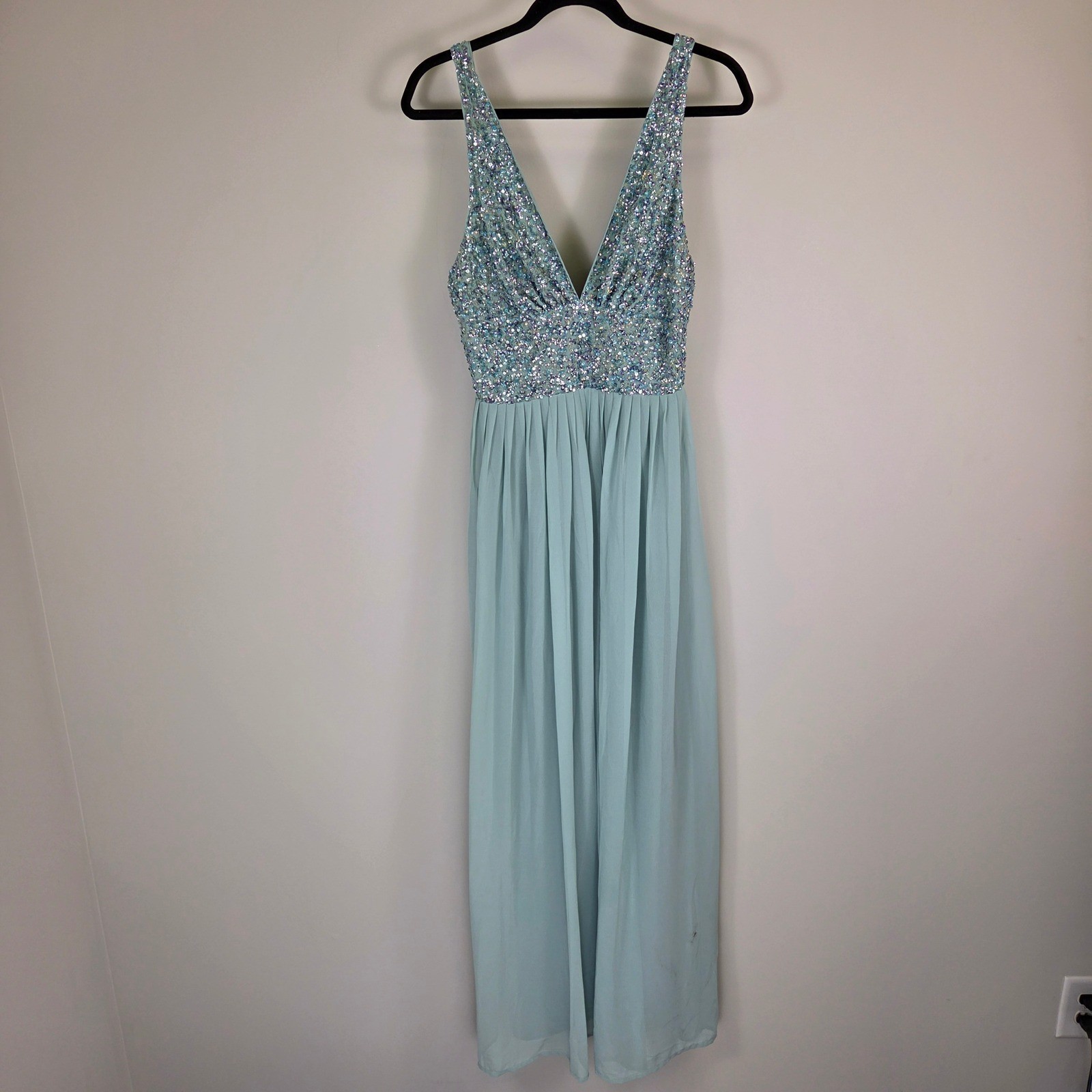 Beauut Sage Green Sequin Embellished V-Neck Maxi Dress Formal Gown NWT Size 10