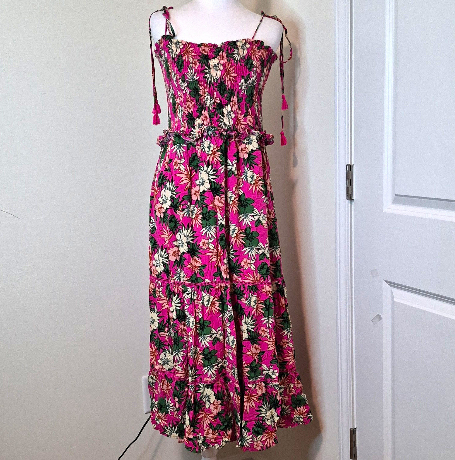 Lost + Wander Women’s Midi Dress L Pink Floral Square Neck Smocked Rayon