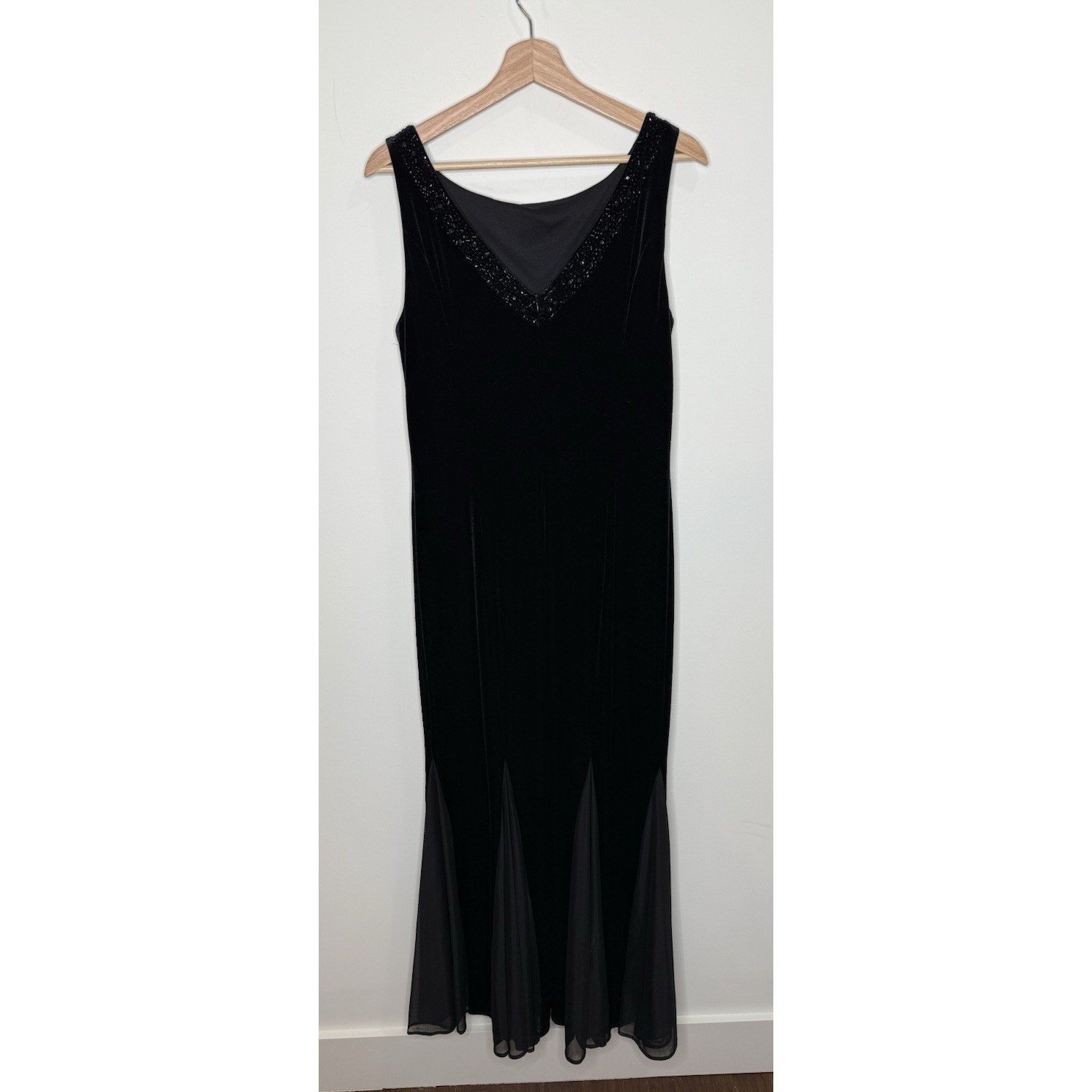 Jessica Howard Velvet Beaded Formal Maxi Dress 12 Black Sleeveless Long Mother