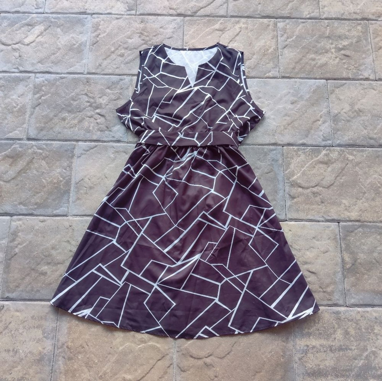 Lightweight geometric pattern dress