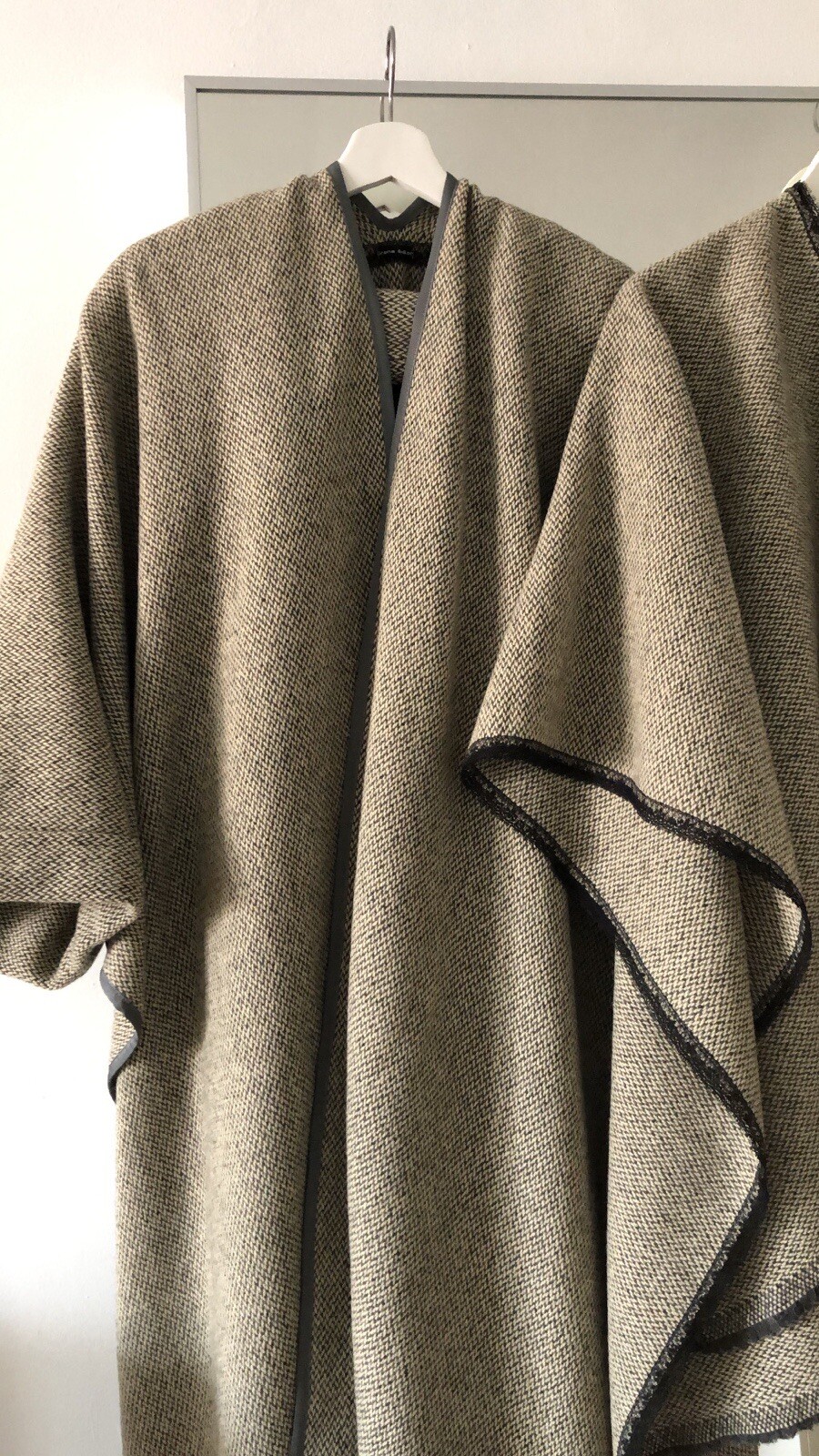Handmade Irena Adler Poncho/Cape with Sleeve-Cuff Italian Virgin Wool Tweed OS