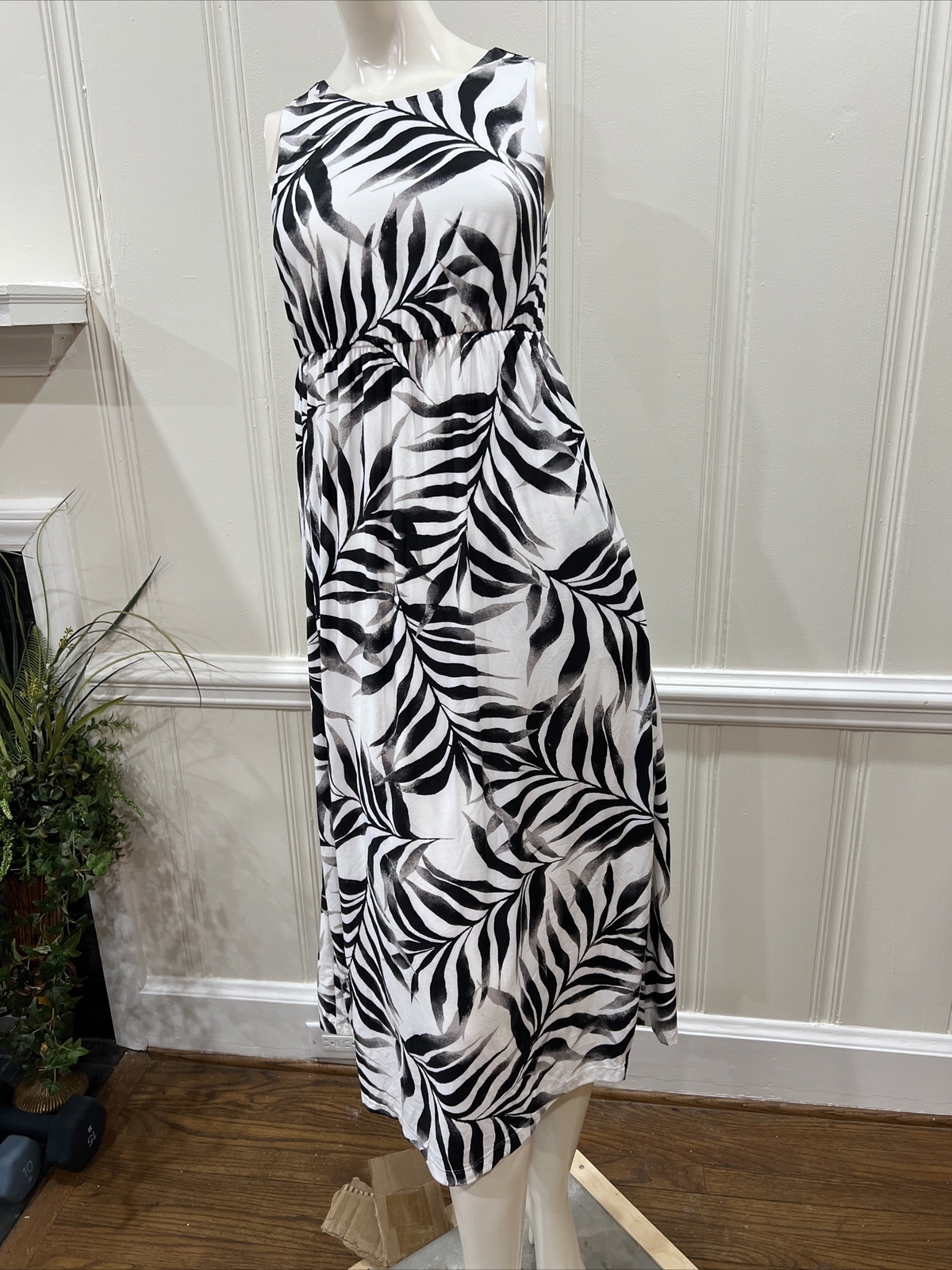 Soma Sleeveless High Neck Midi Dress Fiji Palm Grand White and Black Size XS
