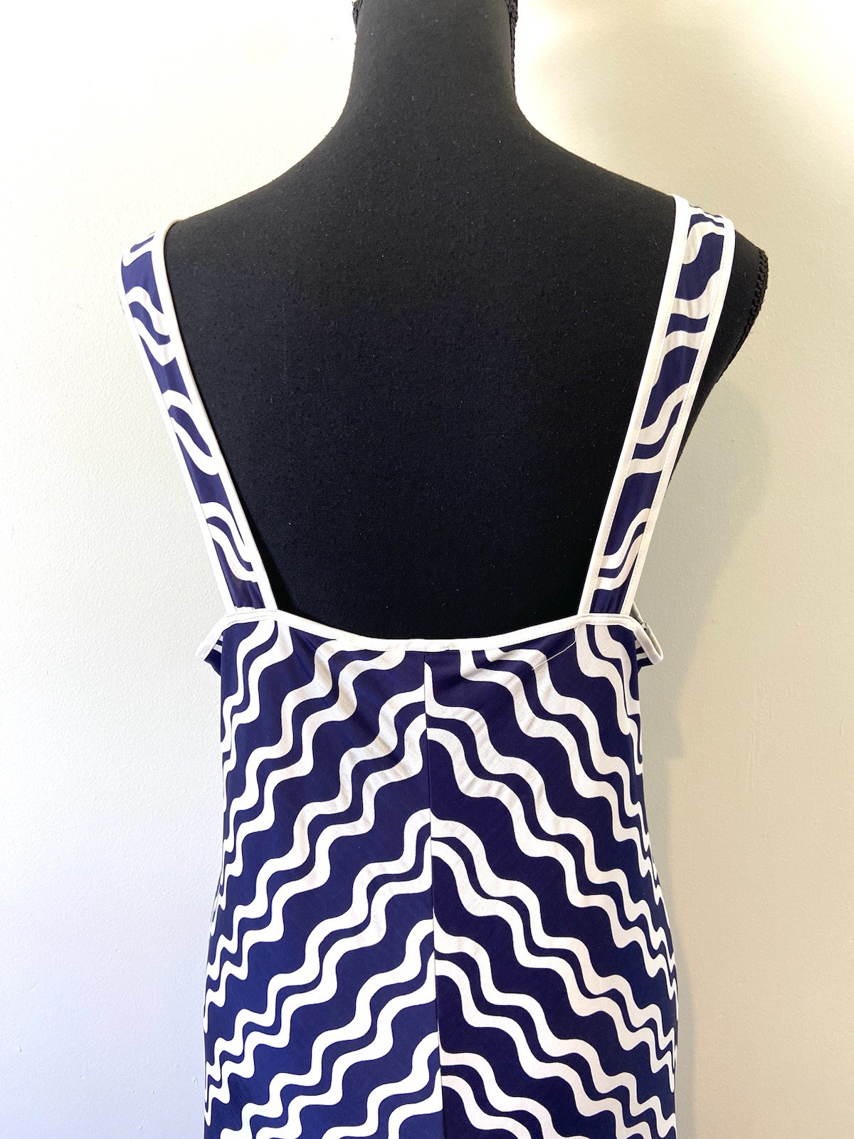 Leona By Leona Edmiston Size M Midi Dress Sleeveless Blue / White Wave Pattern