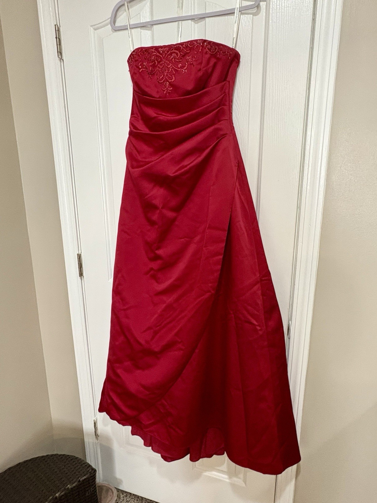David’s Bridal Red Formal Prom Dress Size 4 Beaded Strapless Evening Gown