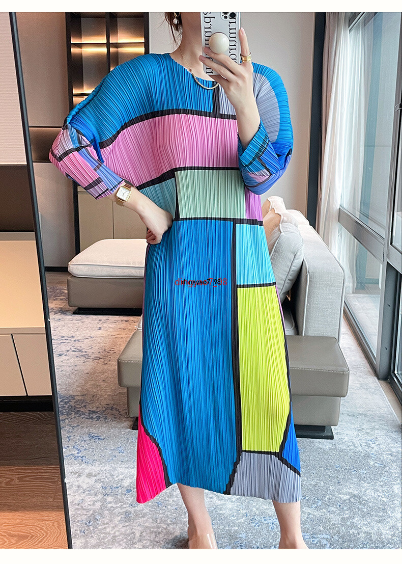 Women’s Fashionable Pleated Dress Geometric Print Round Neck Long Pleated Dress