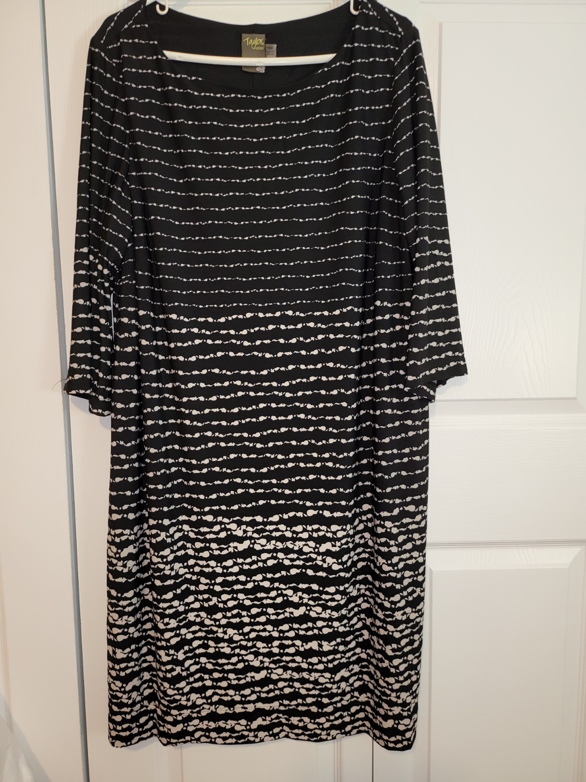 Taylor Woman Plus Dress 18W Black White Textured Shift 3/4 Sleeve Gradient Dot
