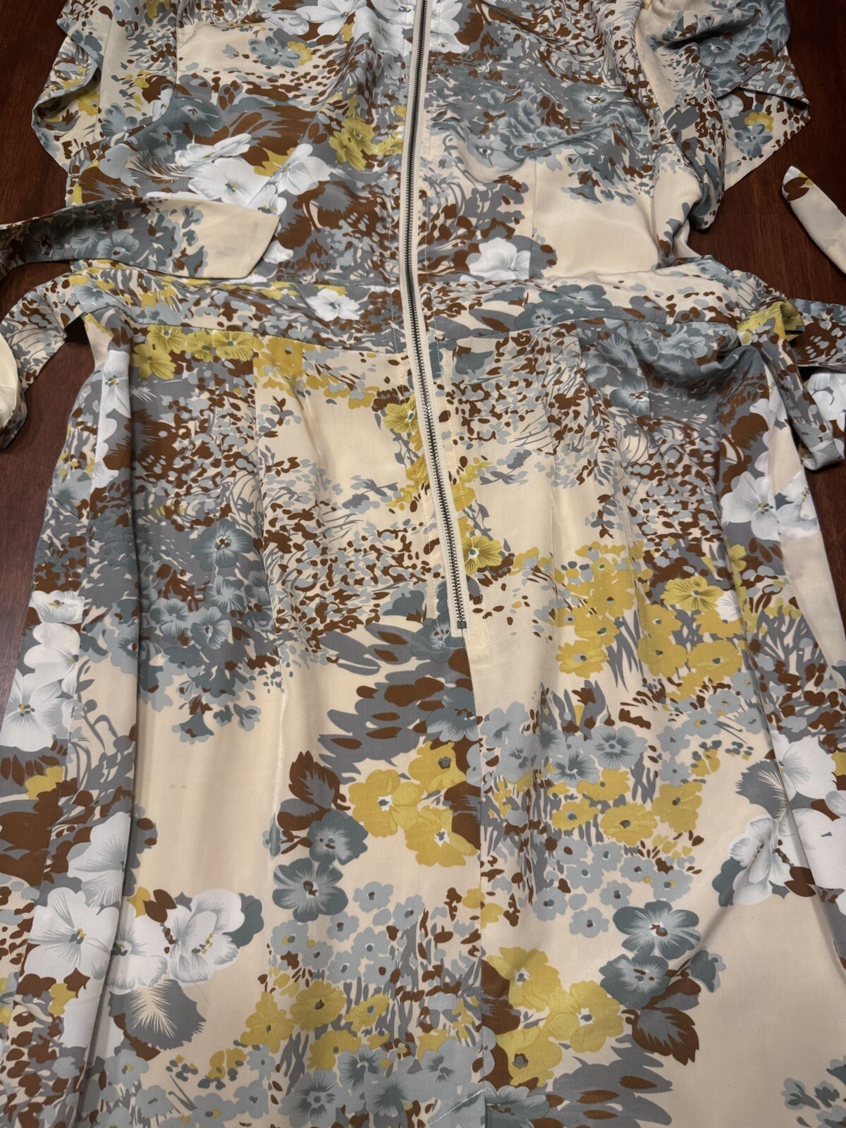 Darling Dress Adjustable Tie Waist Zippered Back V Neck Gorgeous Floral Size L