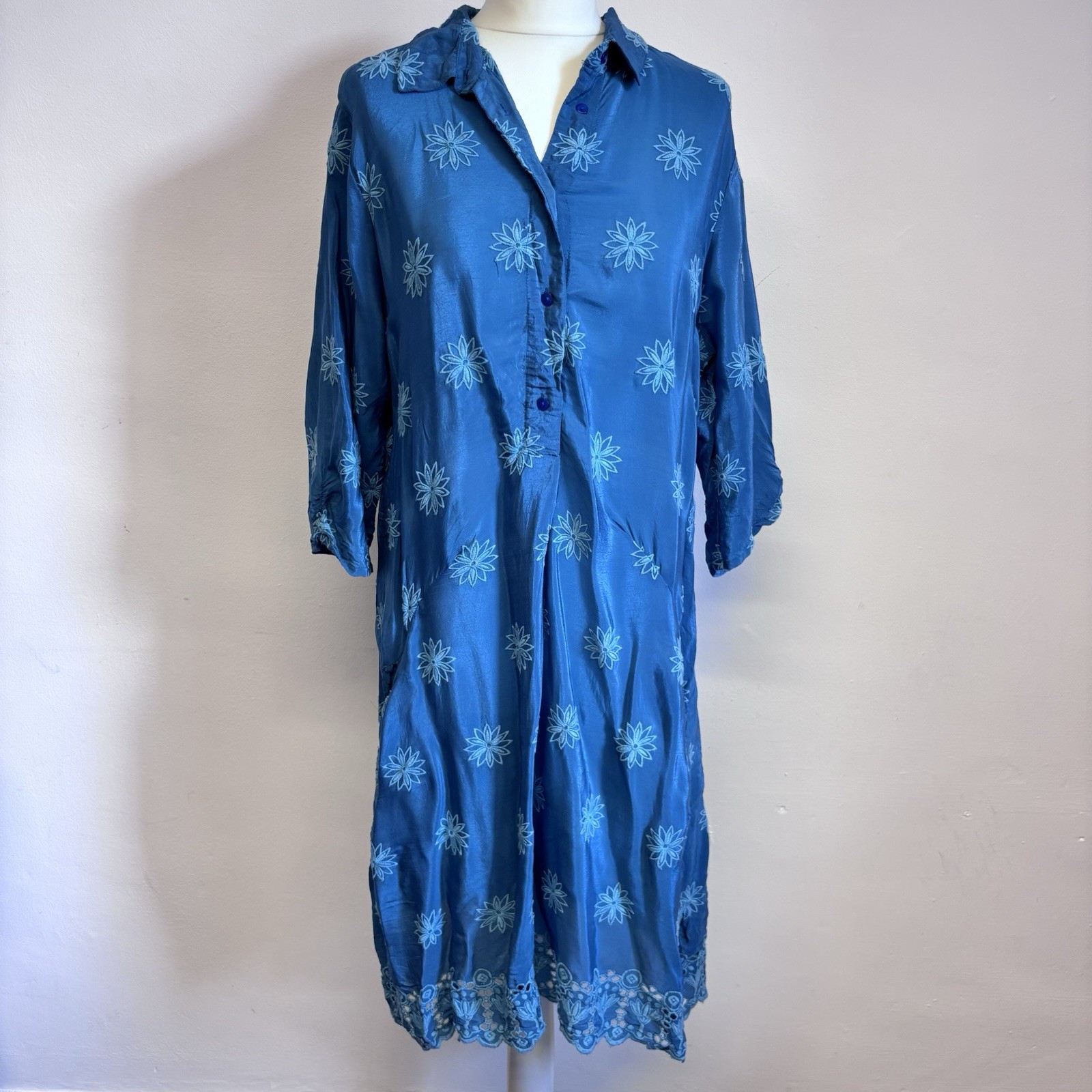 One Season Australia Dress Size Small Blue Floral Embroidered Summer Holiday