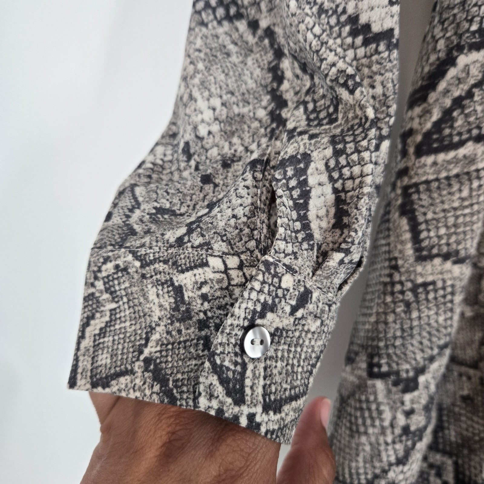 1. State Snakeskin Print Button Front Maxi Shirt Dress Women’s Size Medium NEW