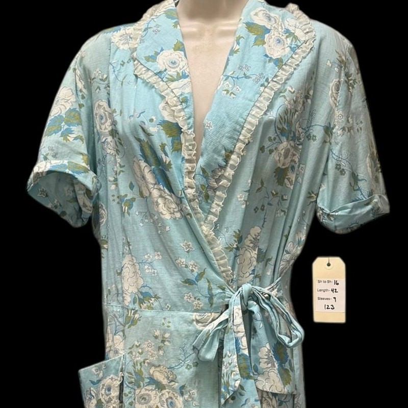 Vintage 1940s Blue Floral Seersucker Cotton House Dress Tie Waist Pockets Lace