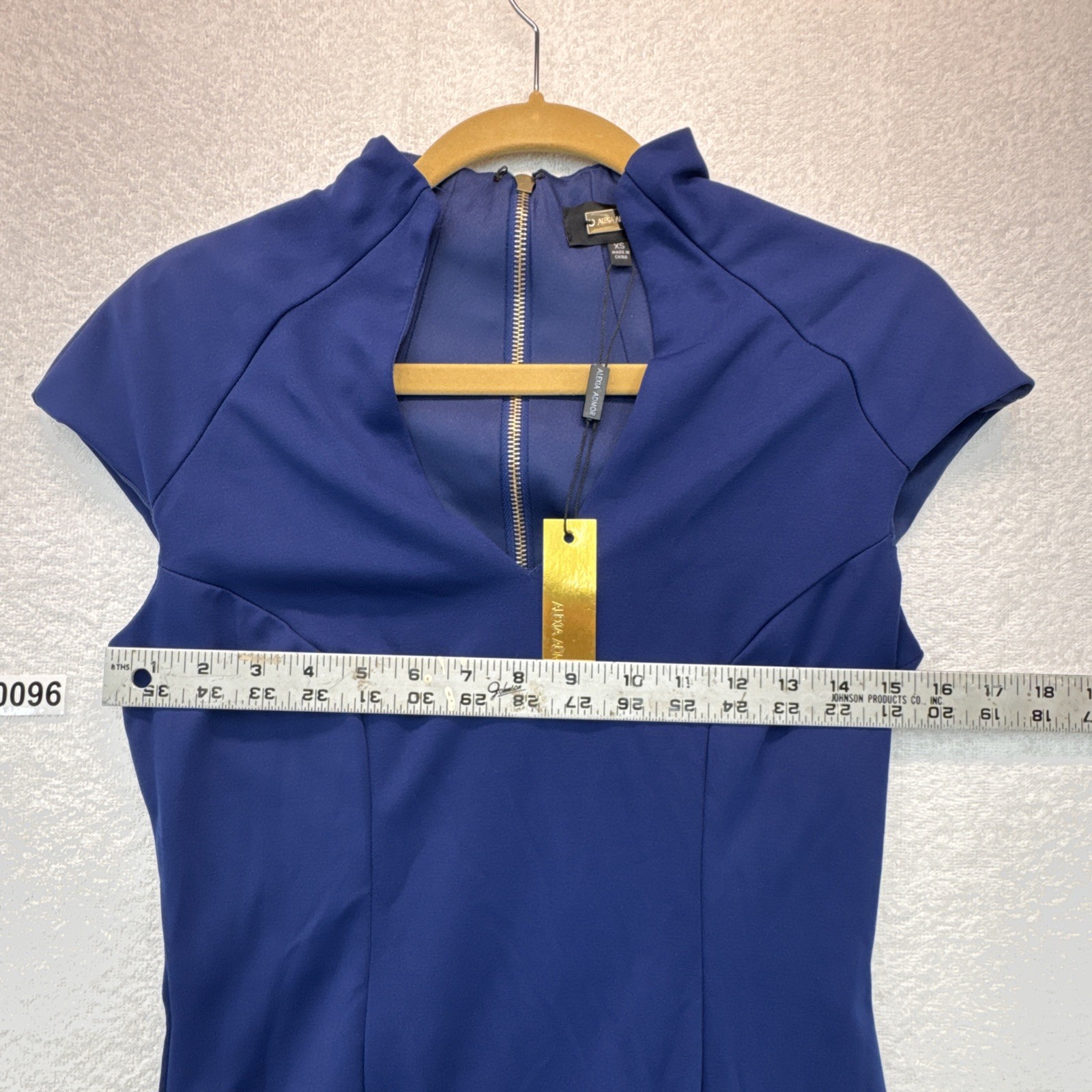 NEW Alexia Admor Cap Sleeve Sheath Dress Fitted Navy Gold V Neck XS Bin 3 Tag 96