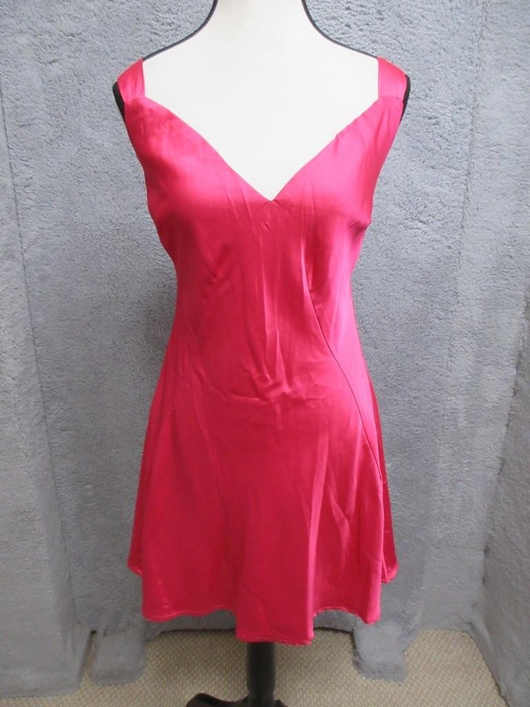 Le Lis Collection Dress Womens Large Sleeveless V Neck Flare Fit Party Lined