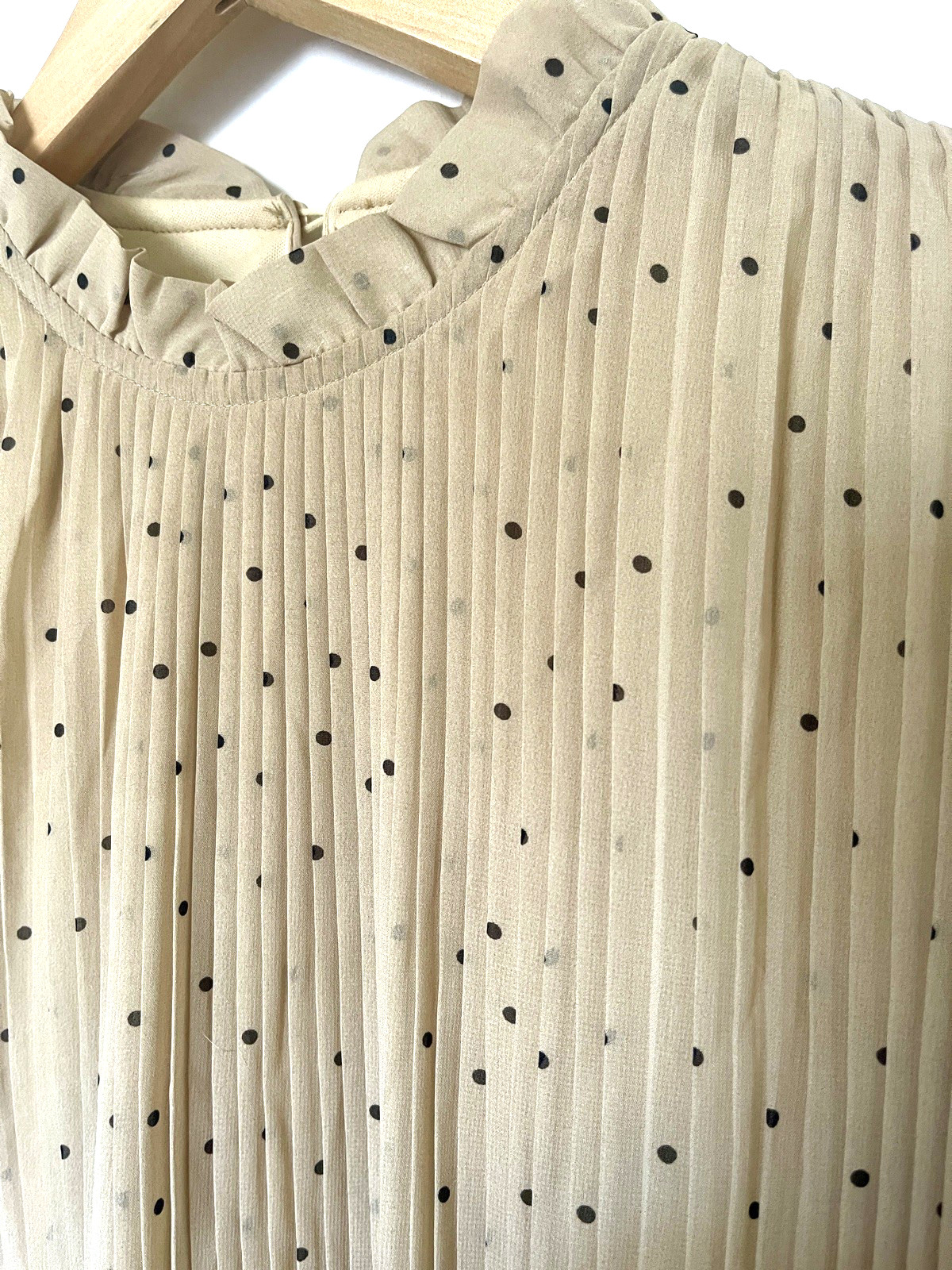 MOD REF Pleated Shift Mini Dress Size M Cream Polka Dots Romantic Retro