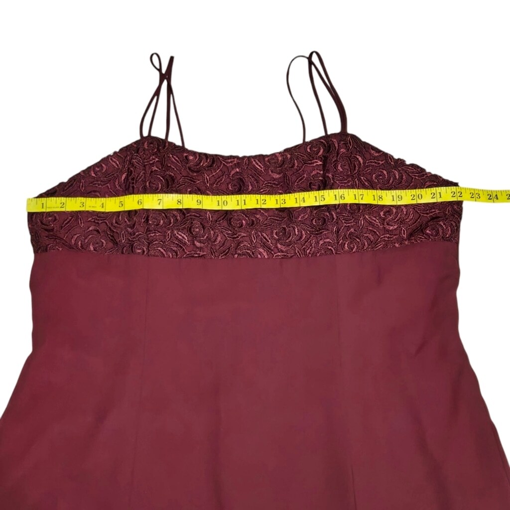 DOLLAR Elegant Burgundy Women’s Spaghetti Strap Flower Detail Formal Dress 18W