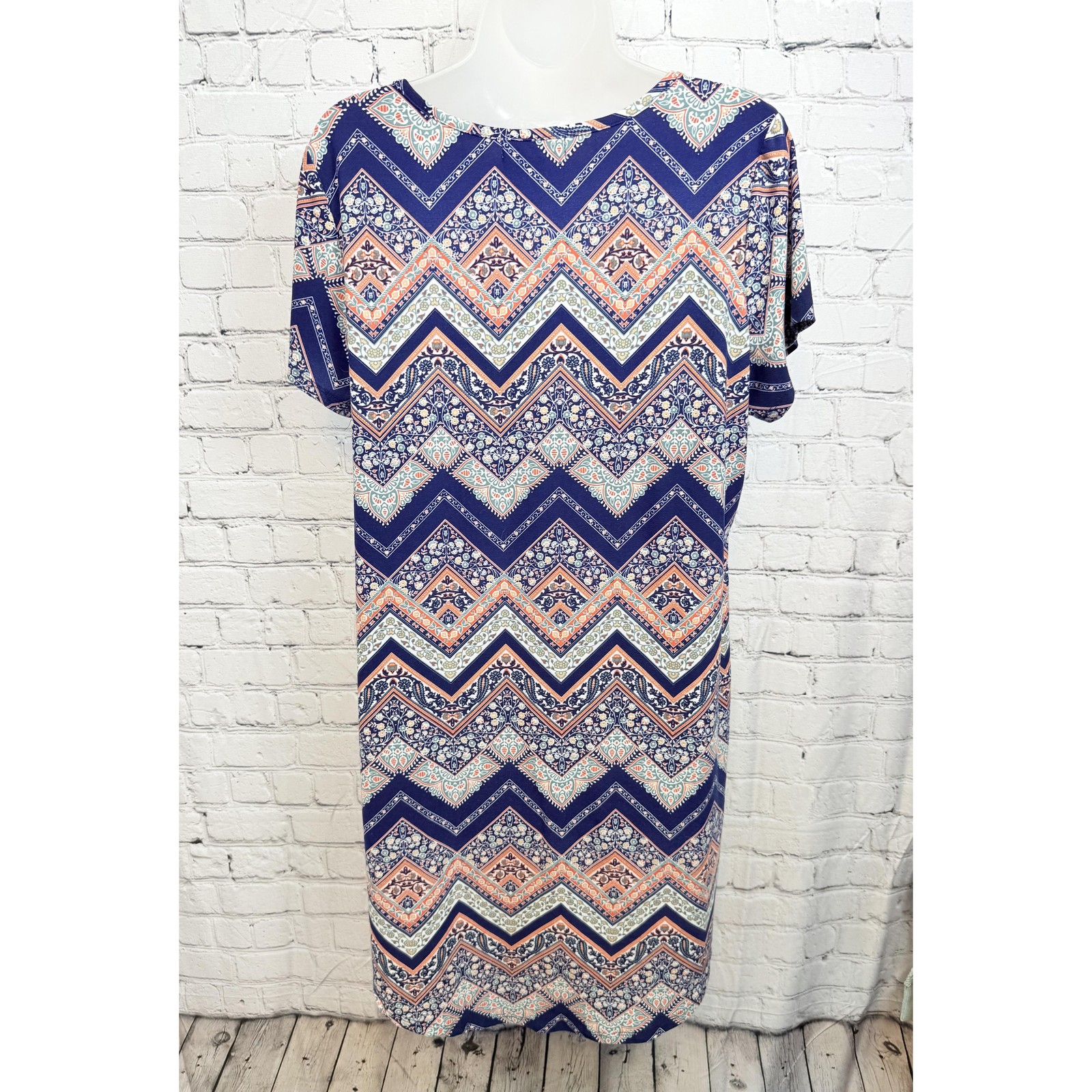Sauci Womens Chevron Print Short Sleeve Tie Back Casual Midi Dress Plus 1X
