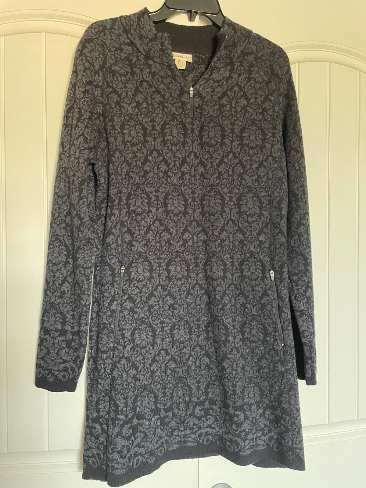 Dakini Sweater Dress Women’s Large Navy and Grey