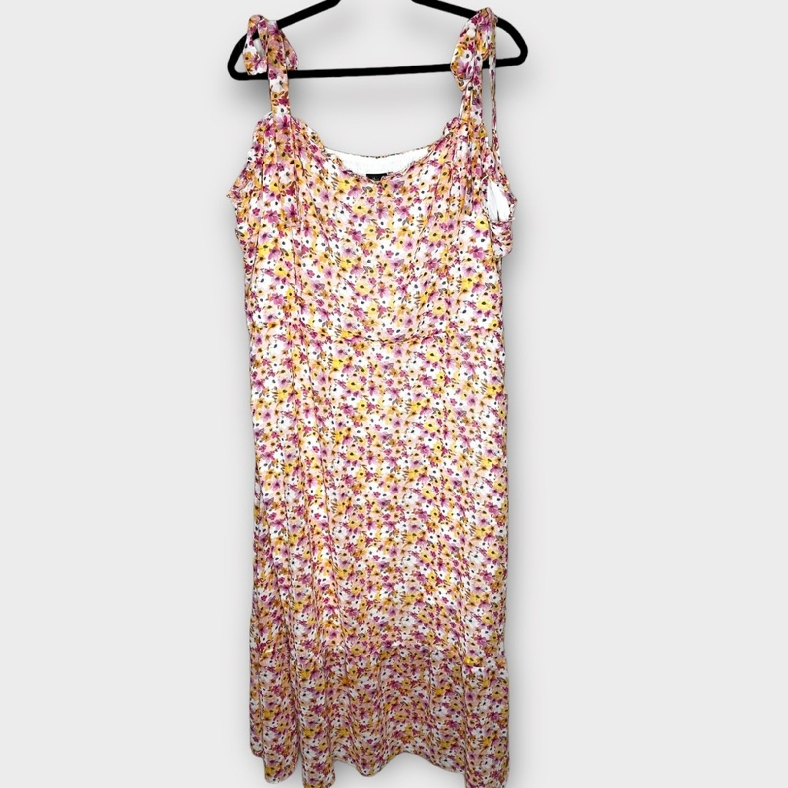 NWT CITY CHIC Trendy Plus Size Delicate Floral Midi Dress Size 24 summer