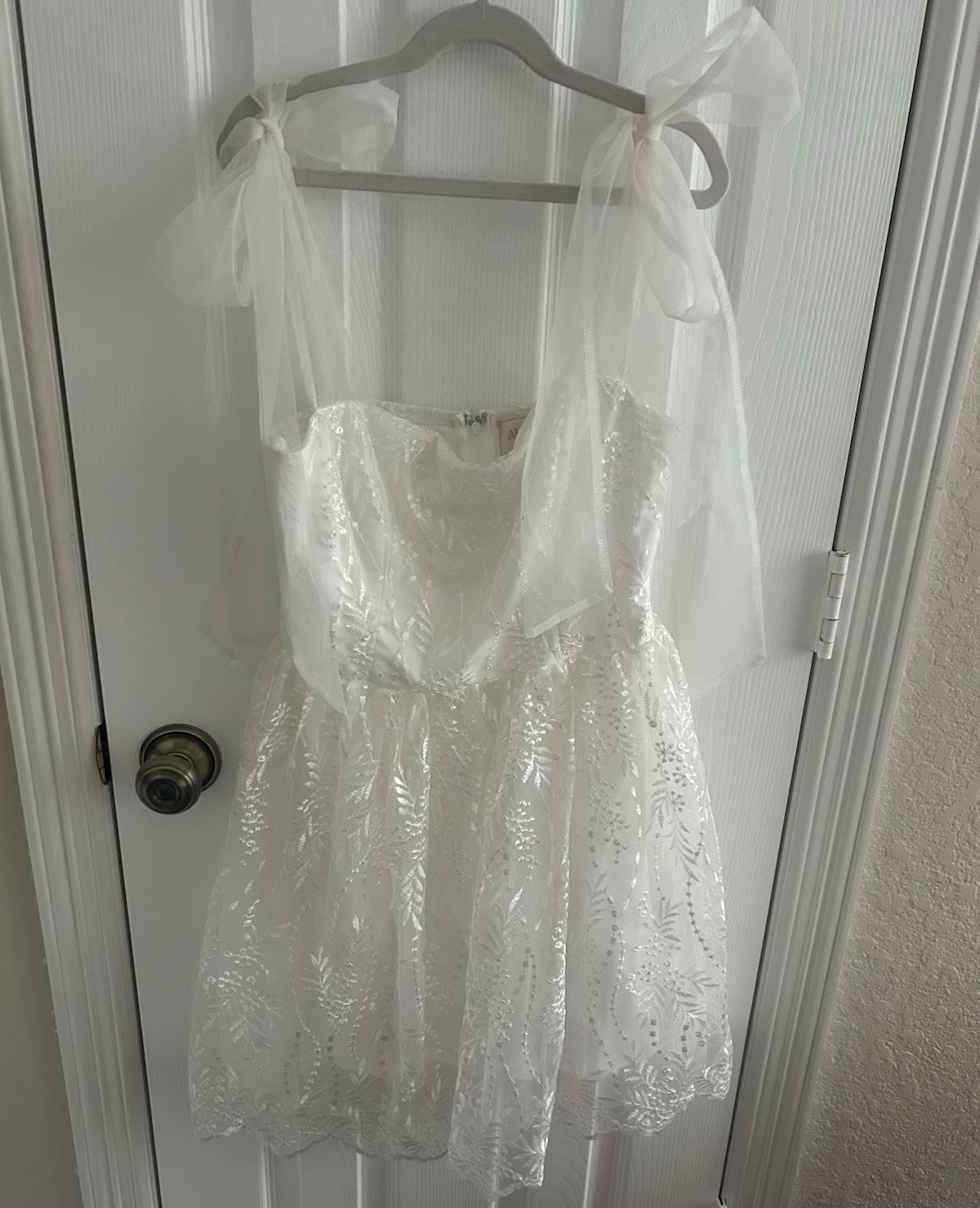 Audrey Parks + francesca’s White Floral Fit & Flare Square Neck Tulle Dress M