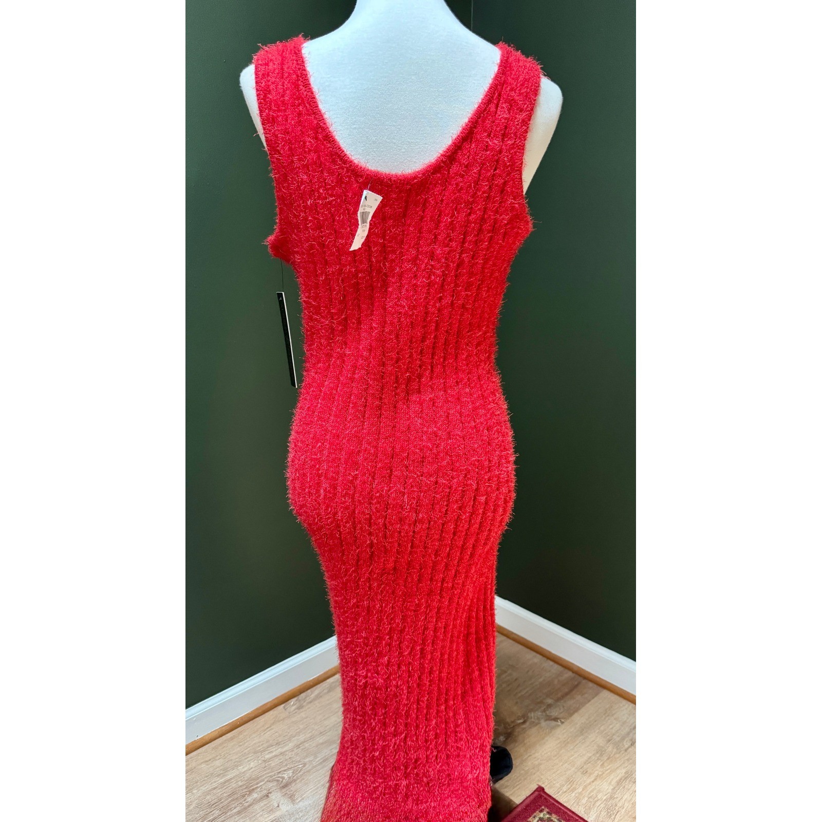 NWT Almost Famous Sleeveless Bodycon Fuzzy V Neck Red Maxi Dress Women’s Size 1X